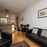 Apartment 4 The Grove