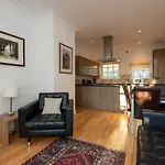 Apartment 4 The Grove