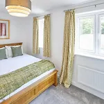 Host & Stay - Castle View