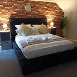 The City Hotel