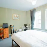 Oyo Seven Stars Inn