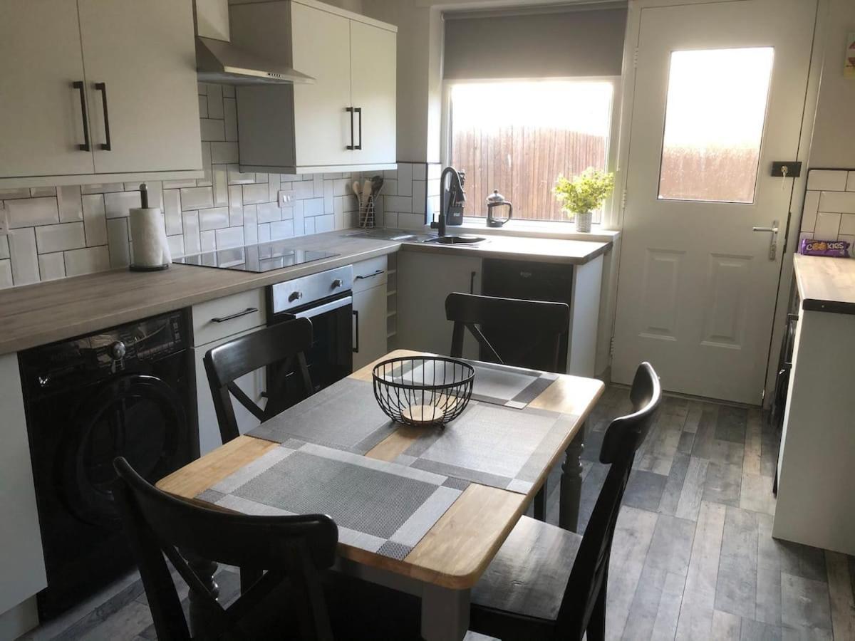 Holiday home Rowan Place 5 Bedroom Off Street Parking