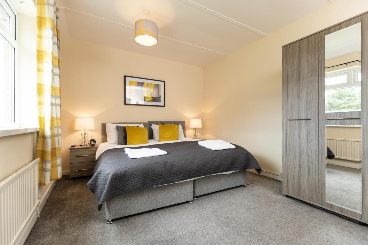 Taylor House Contractors Welcome Off Street Parking For Vans Apartment Durham