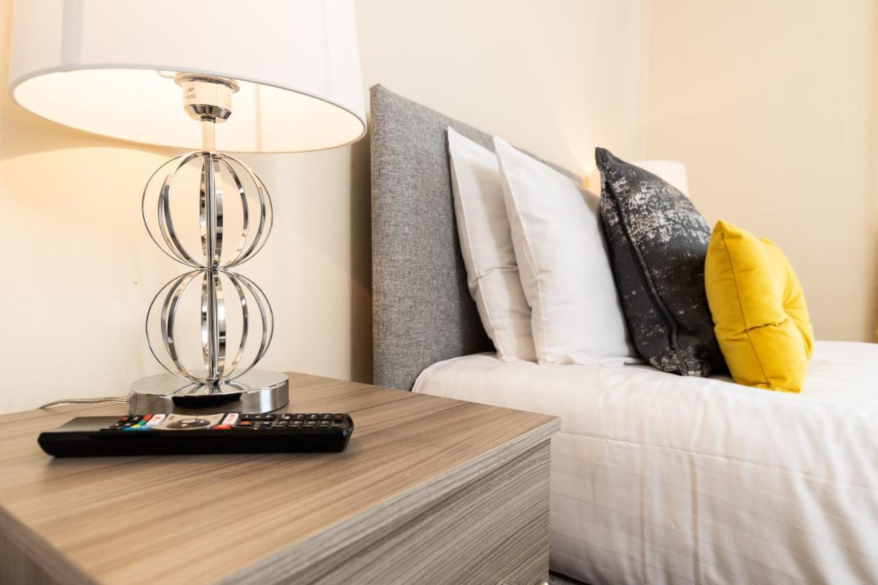 Taylor House Contractors Welcome Off Street Parking For Vans Apartment