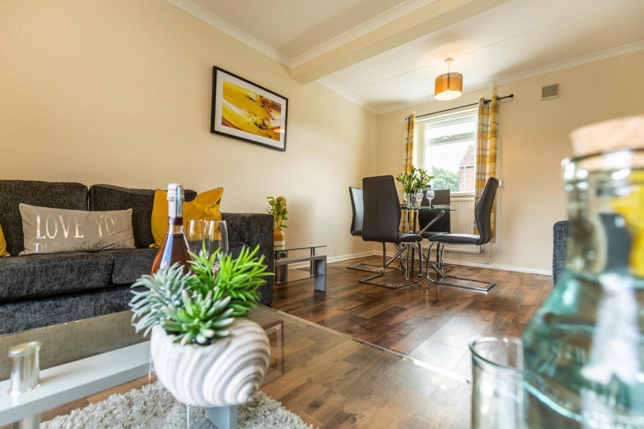 Taylor House Contractors Welcome Off Street Parking For Vans Apartment *