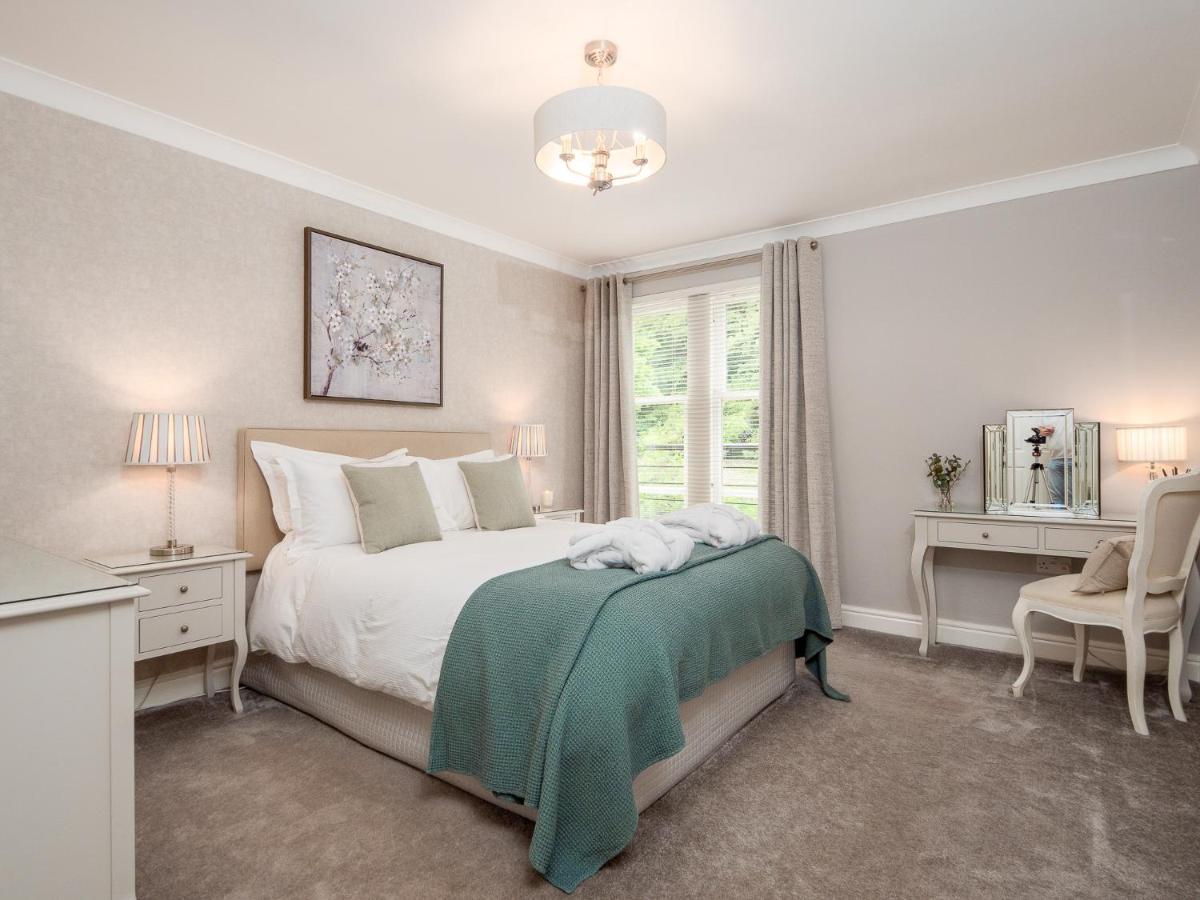 Riverside Apartment *