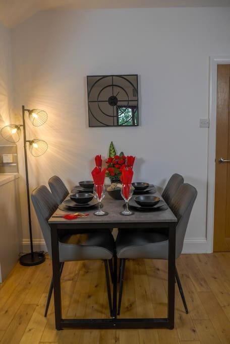 Durham, Contractors, Free Parking - Modern Flat *