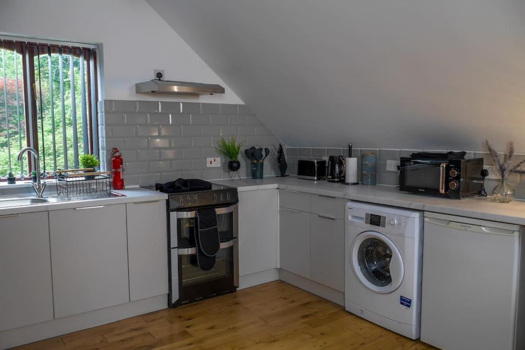 Durham, Contractors, Free Parking - Modern Flat