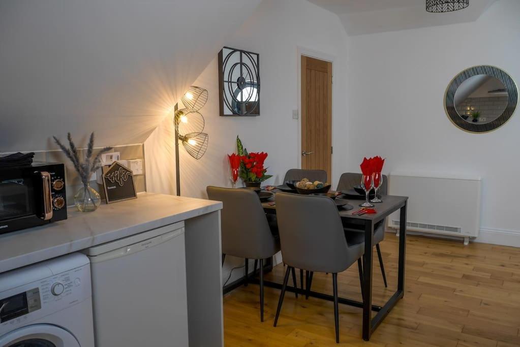 Durham, Contractors, Free Parking - Modern Flat * Durham