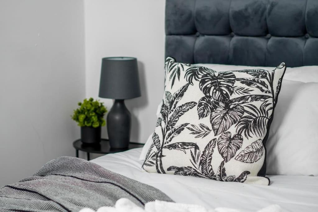 Durham, Contractors, Free Parking - Modern Flat Apartment Durham