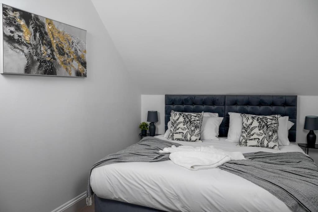 Durham, Contractors, Free Parking - Modern Flat