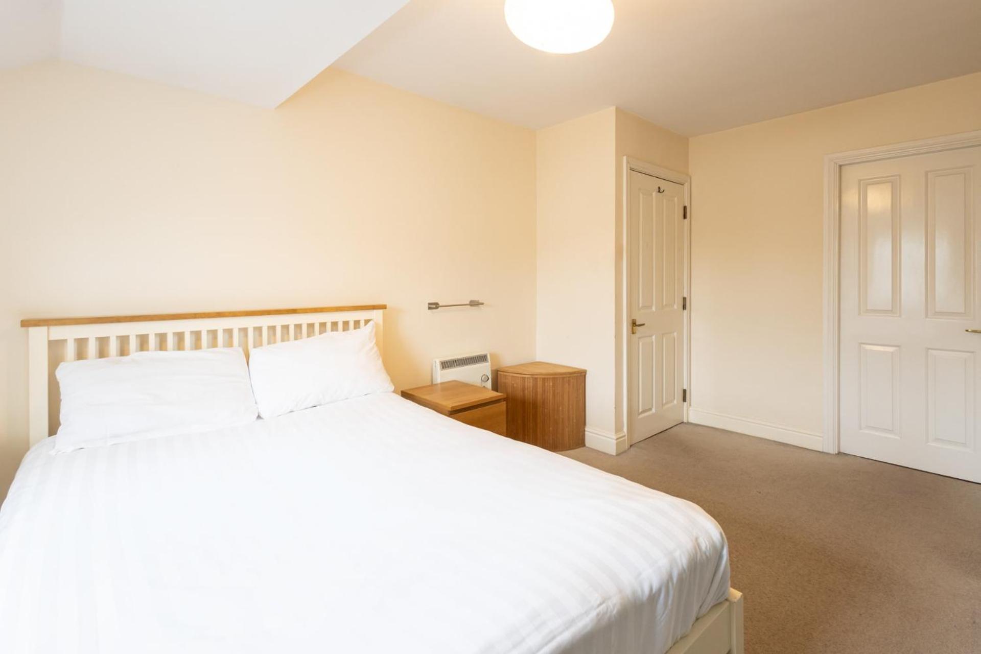 Host & - St Andrews Court *