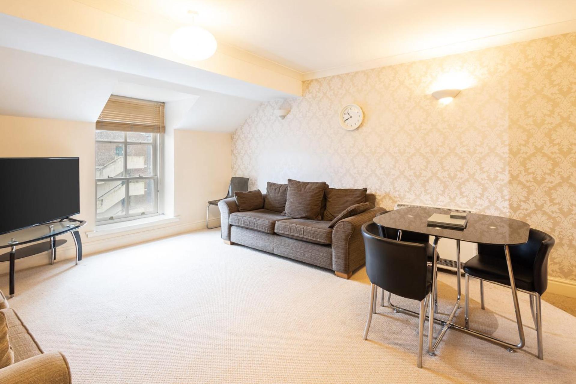 Host & - St Andrews Court * Durham