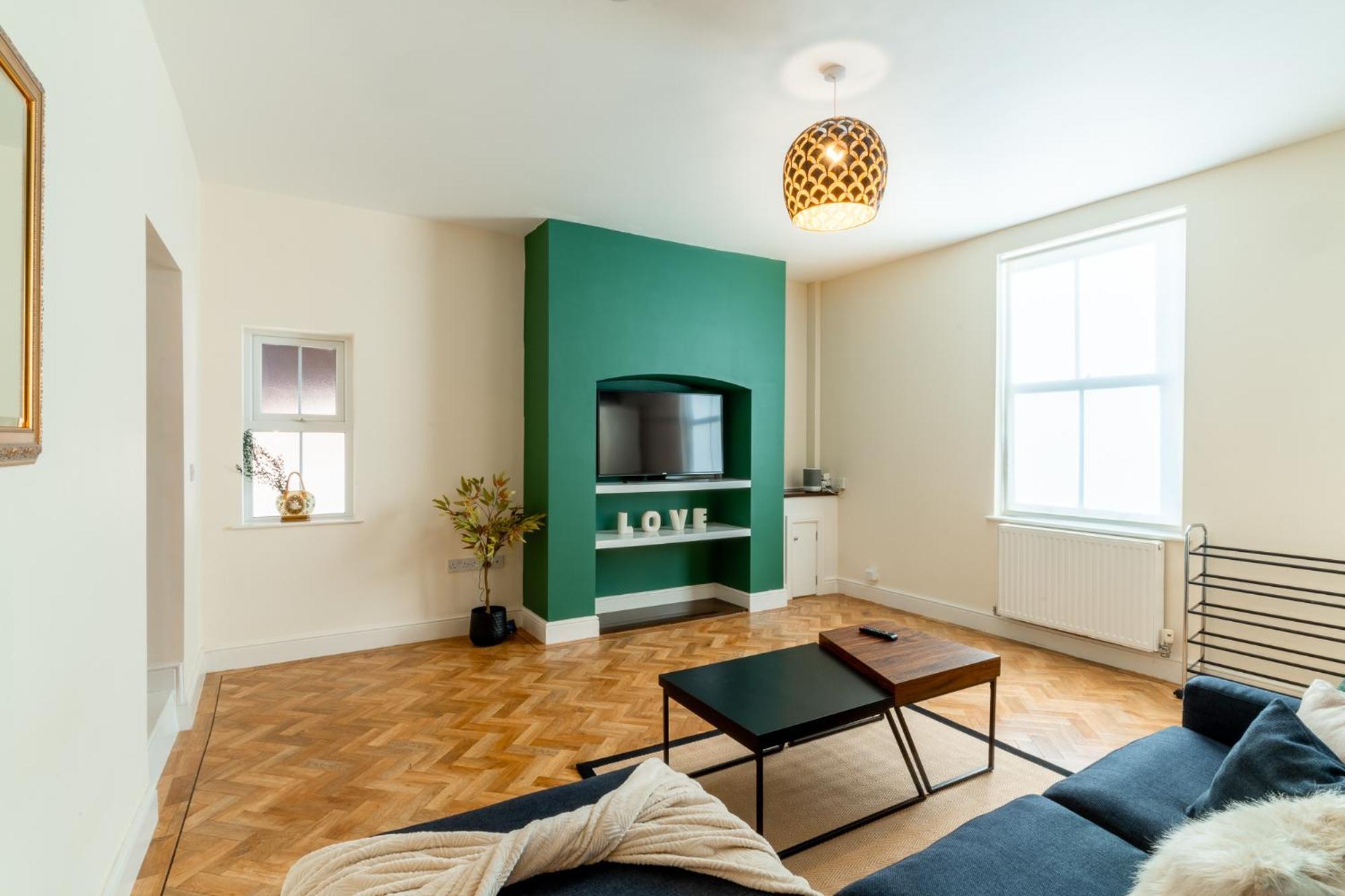 Heart Of Durham, Modern, Free Parking - Perfect For Families And Contractors *