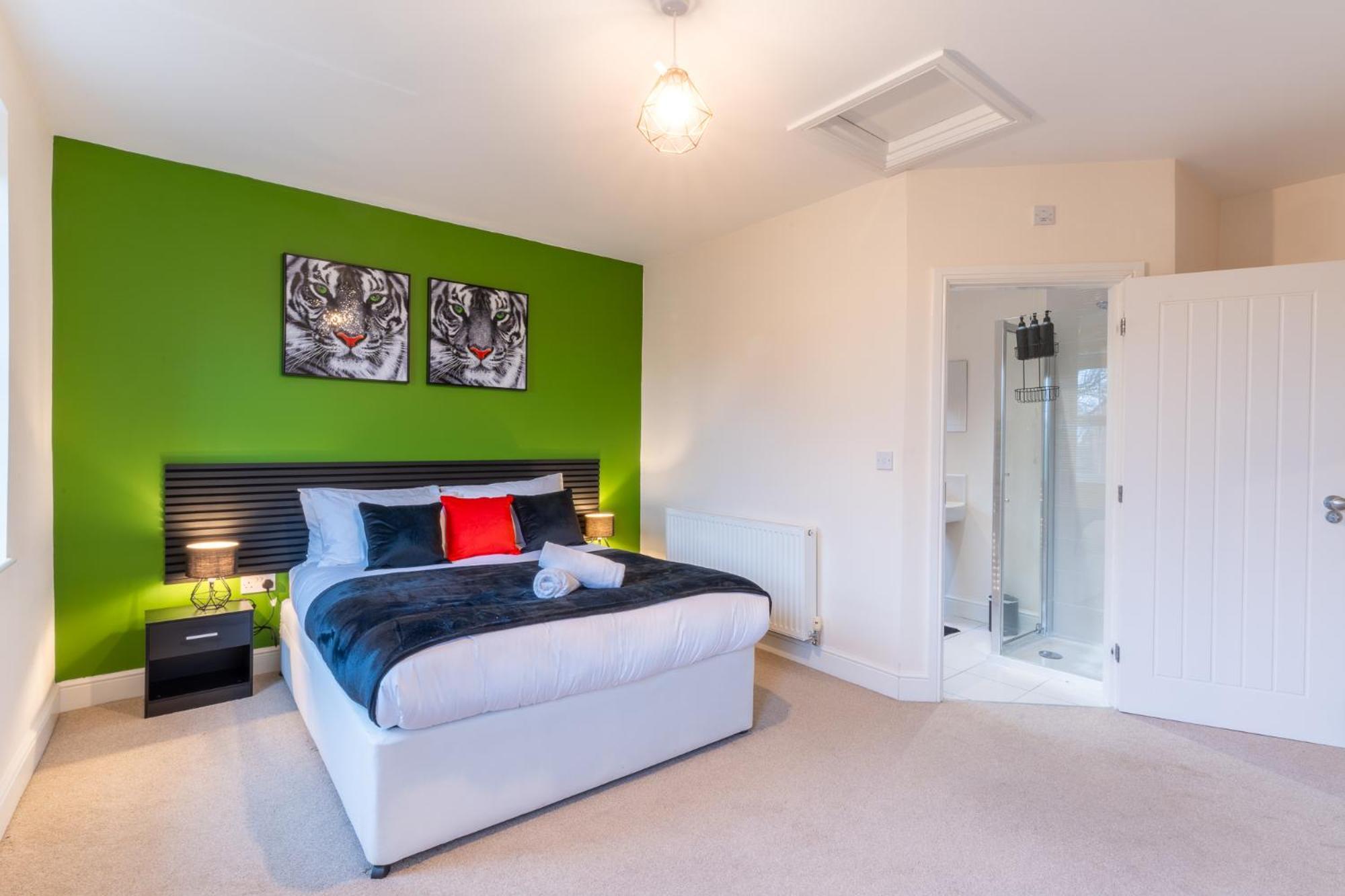 Heart Of Durham, Modern, Free Parking - Perfect For Families And Contractors Apartment