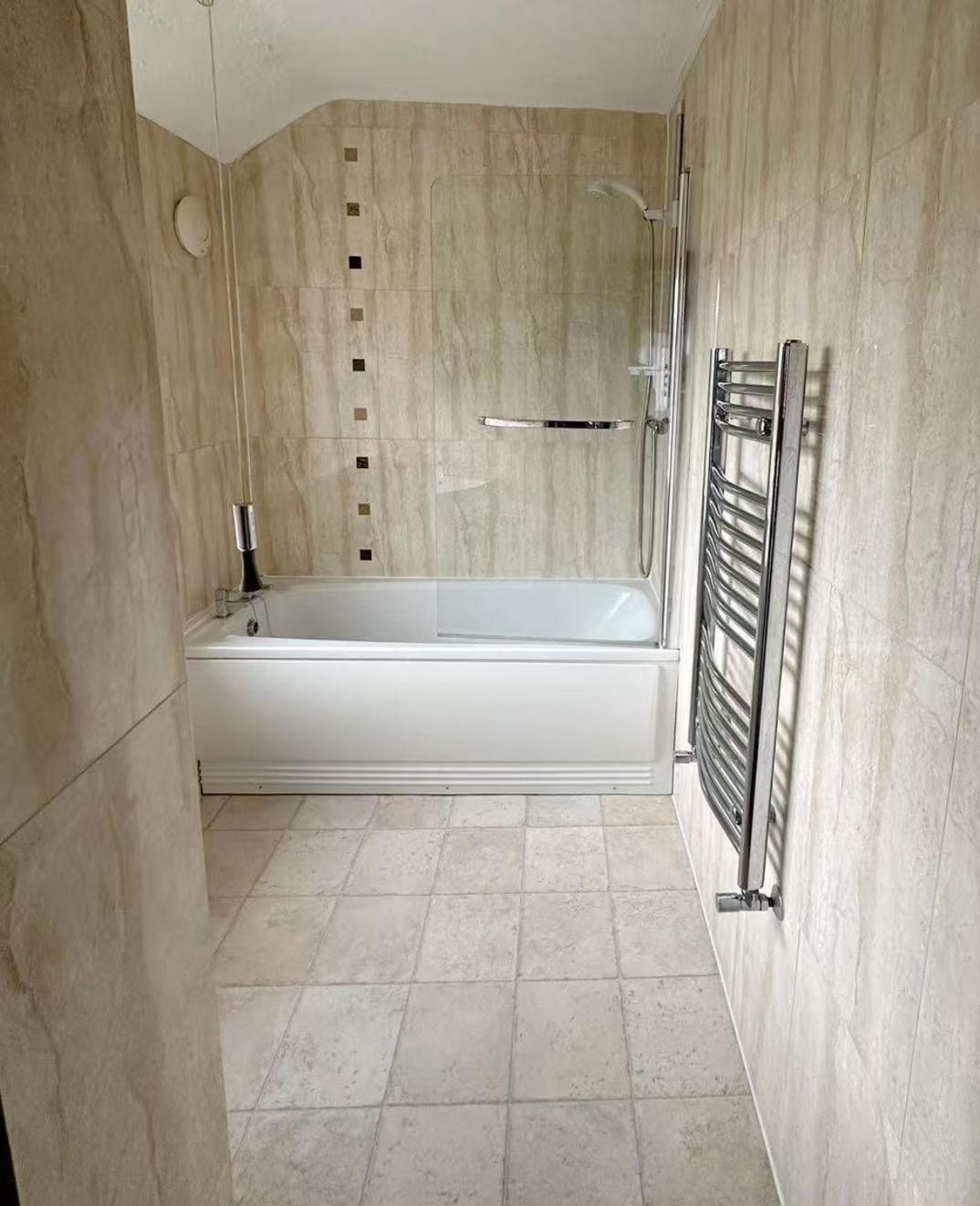 Entire 3 Bedroom House In Durham Holiday home