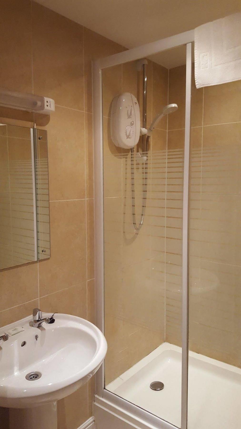 Hotel Oyo Seven Stars 3*