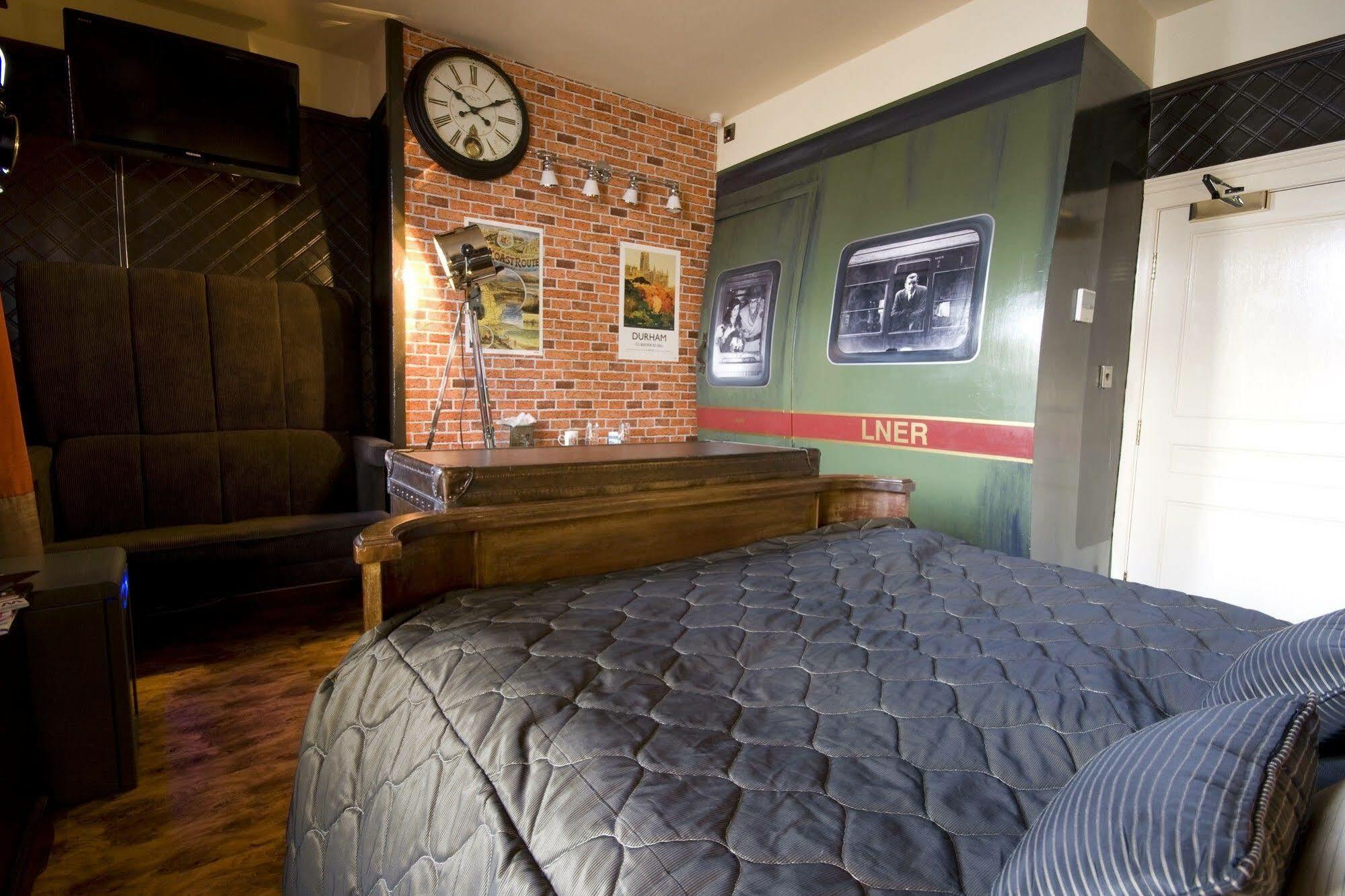 Oyo The Townhouse Hotel
