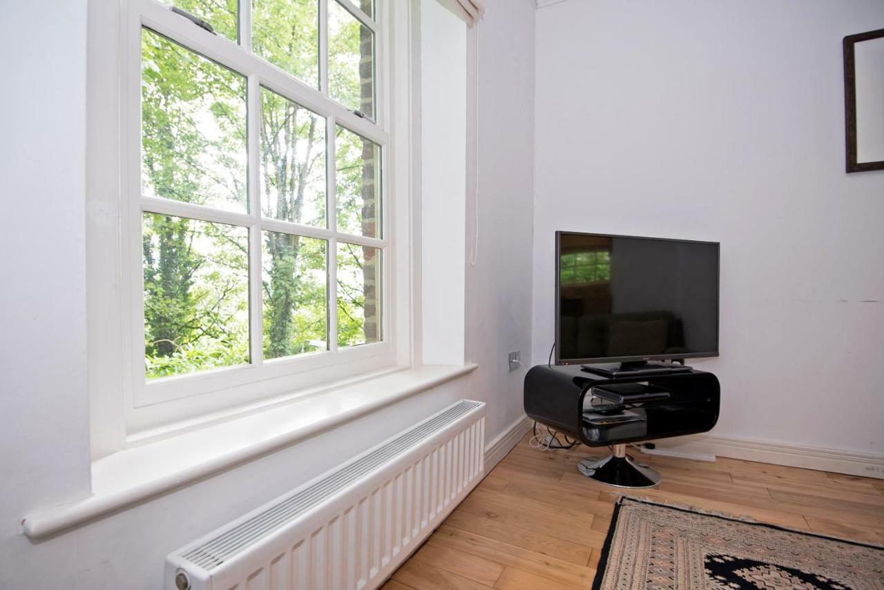 4 The Grove Apartment *